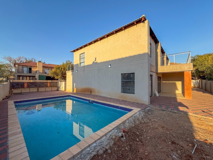5 Bedroom Property for Sale in Melodie North West
